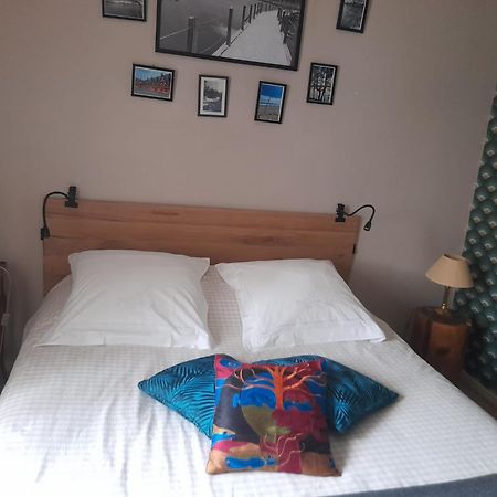 Aux Glycines Bed and Breakfast Marcilly-Ogny Exteriör bild