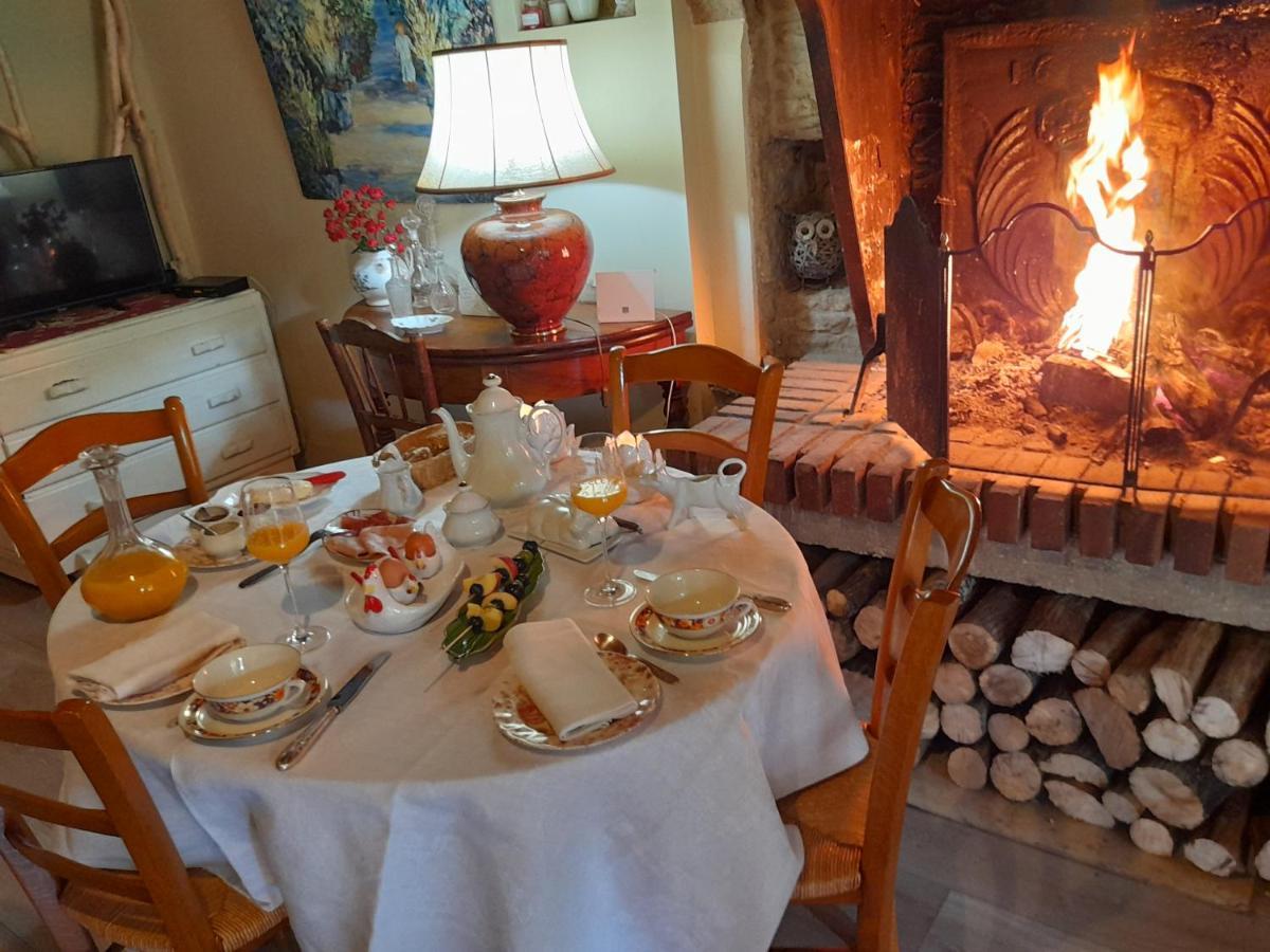 Aux Glycines Bed and Breakfast Marcilly-Ogny Exteriör bild